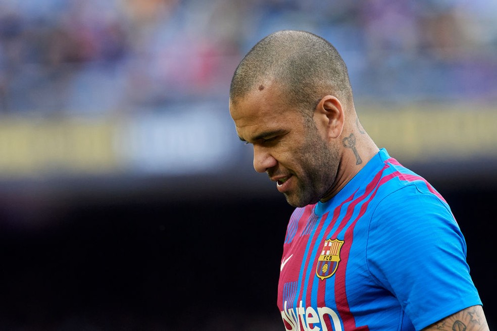 Daniel Alves ainda não definiu em que clube vai jogar na próxima temporada, depois de sair do Barcelona — Foto: Getty Images
