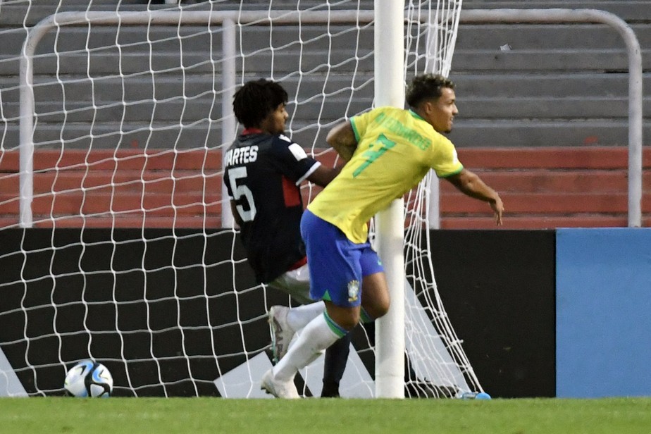 Marcos Leonardo marca para o Brasil na Copa do Mundo Sub-20