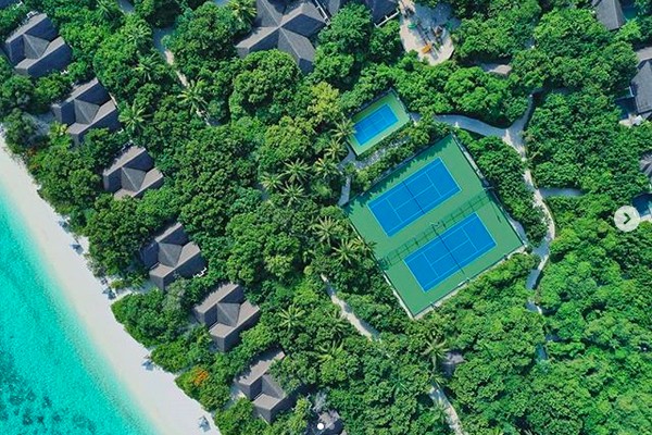 A cantora Madonna levou os filhos para curtir um resort na República das Maldivas com diária de mais de 16 mil reais (Foto: Instagram)