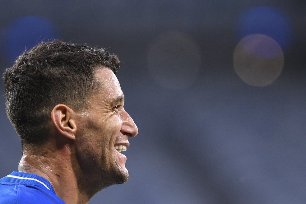 Meia afirma que time celeste estava fazendo jogo morno no primeiro tempo (Foto: Agência I7/Mineirão)