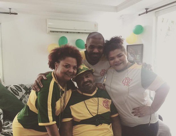 Arlindo Cruz em família (Foto: Reprodução / Instagram)