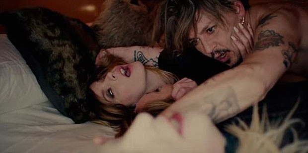 Johnny Depp no clipe de Marilyn Manson (Foto: Reprodução YouTube)