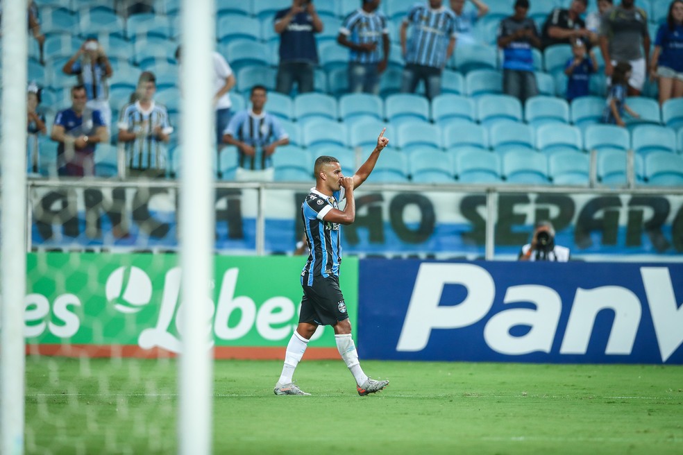 Atuações: Alisson participa de três gols e comanda o ...