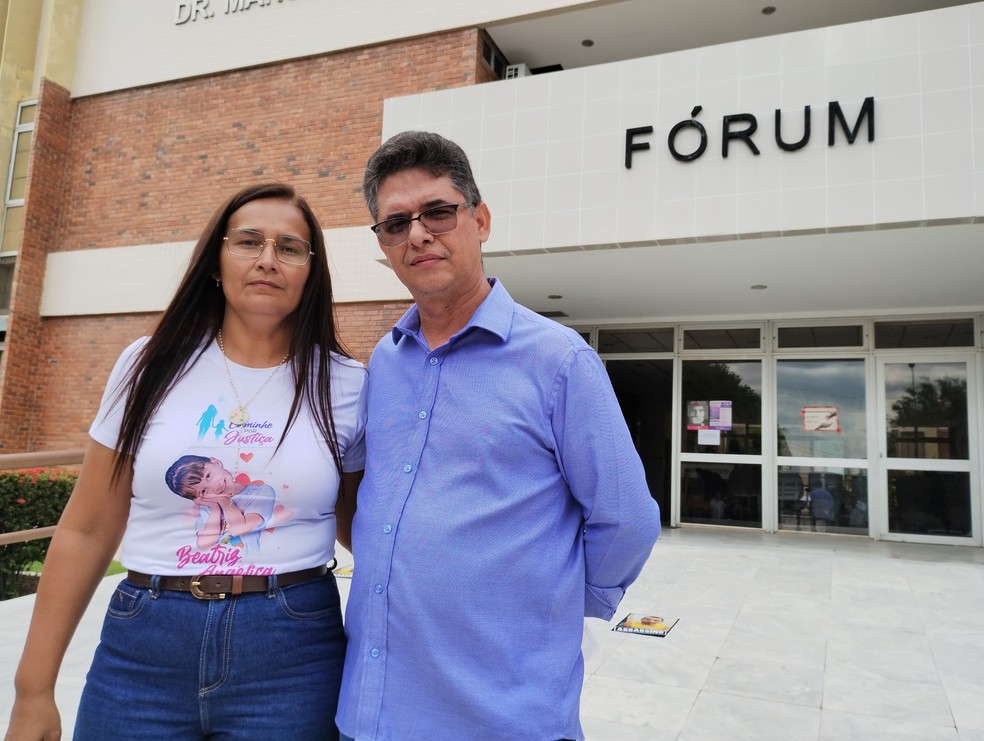 Lúcia Mota e Sandro Romilton, pais de Beatriz — Foto: Emerson Rocha / g1 Petrolina