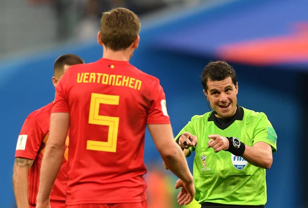 Árbitro Andrés Cunha no jogo França x Bélgica durante a Copa do Mundo — Foto: Laurence Griffiths/Getty Images