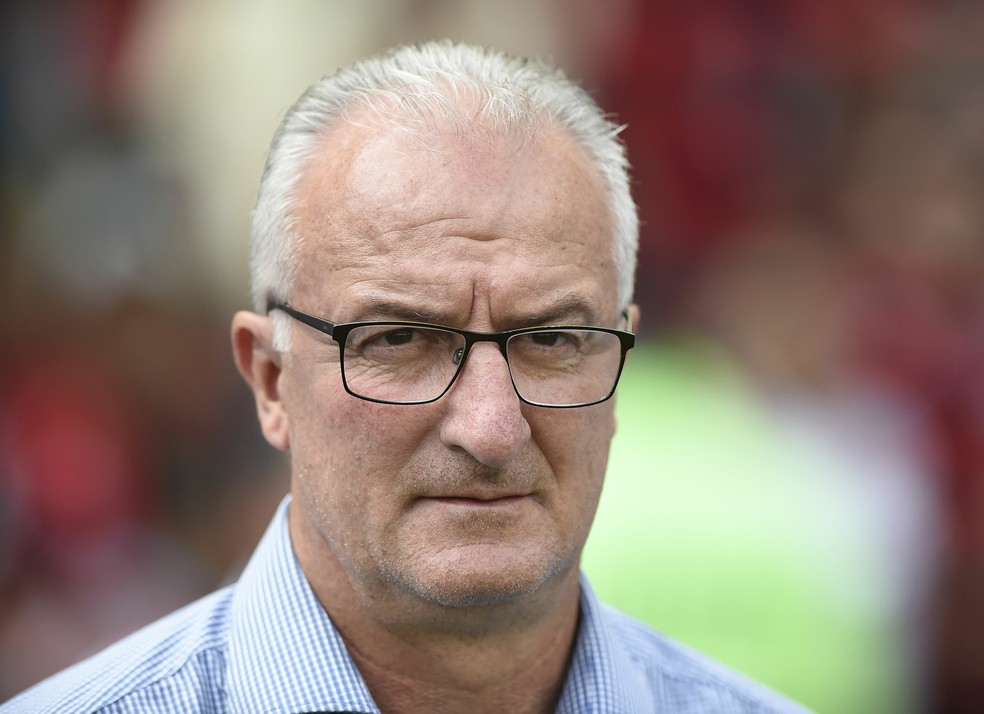 Dorival Junior durante a partida entre Flamengo e Santos &mdash; Foto: Andr&eacute; Dur&atilde;o
