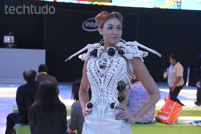 vestido robô aranha (Foto: Fabrício Vitorino/TechTudo)