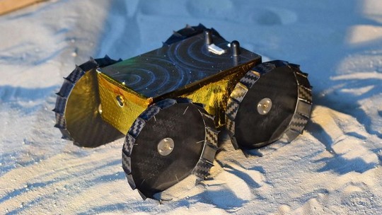 Universitários saem na frente da NASA e preparam lançamento de menor robô a pousar na Lua 