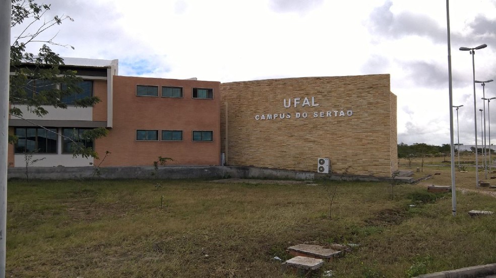 RU do campus da Universidade Federal de Alagoas (Ufal), no Sertão, nunca ofereceu uma refeição (Foto: Waldson Costa/G1)