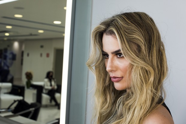 Fernanda Keulla muda o visual dos cabelos (Foto: Leo Franco/AgNews)