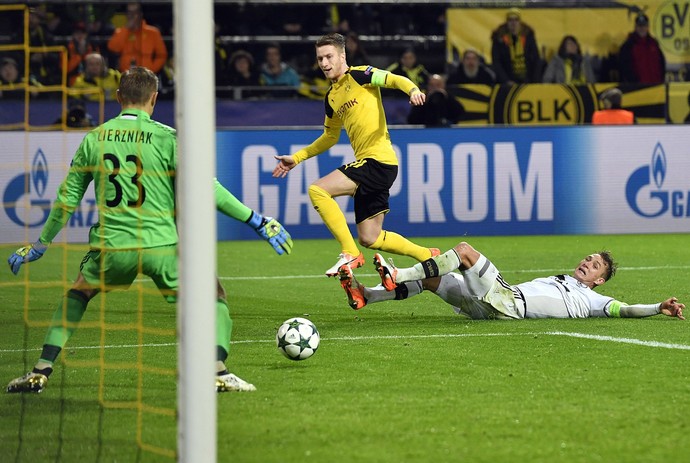 Reus faz o oitavo gol do Borussia Dortmund sobre o Légia Varsóvia (Foto: AP Photo/Martin Meissner)