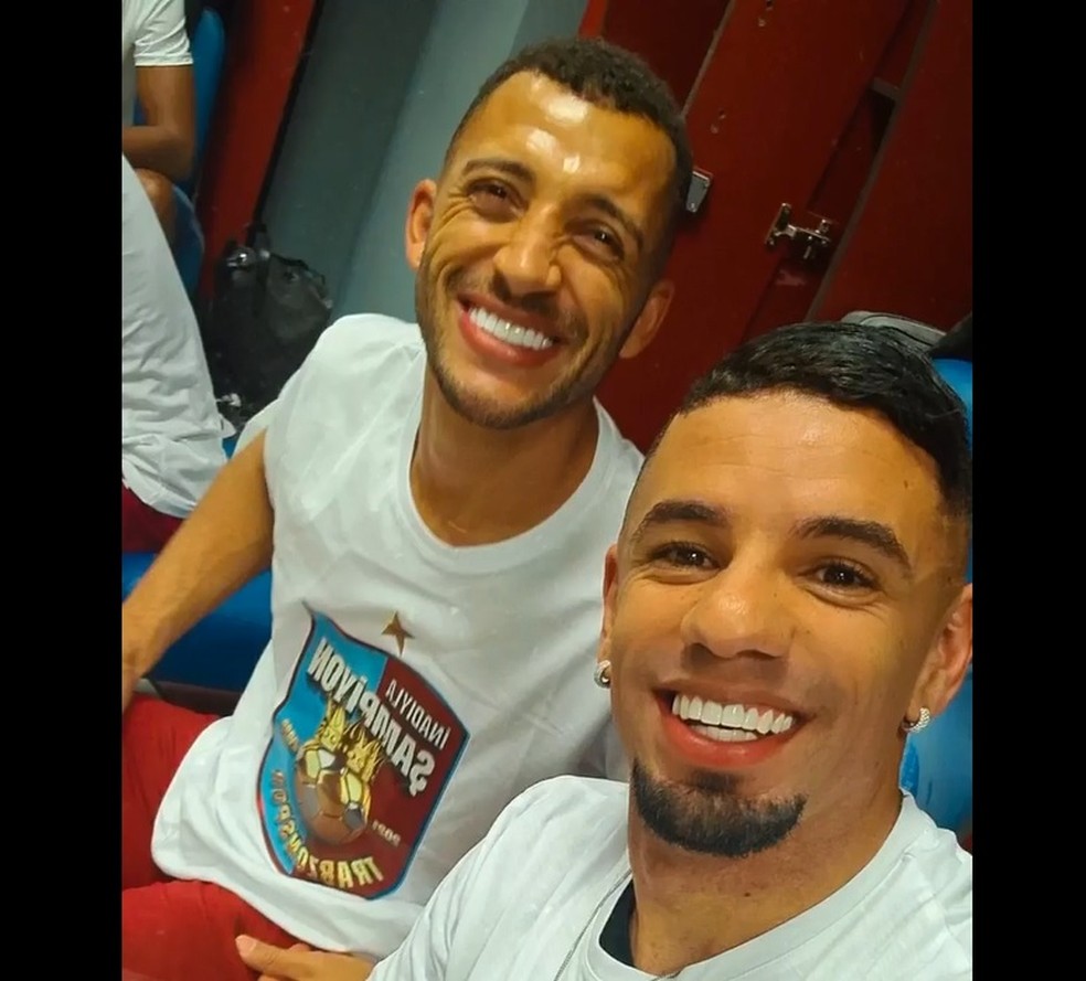 Bruno Peres e Vitor Hugo, campeões turcos com o Trabzonspor — Foto: Reprodução/Instagram