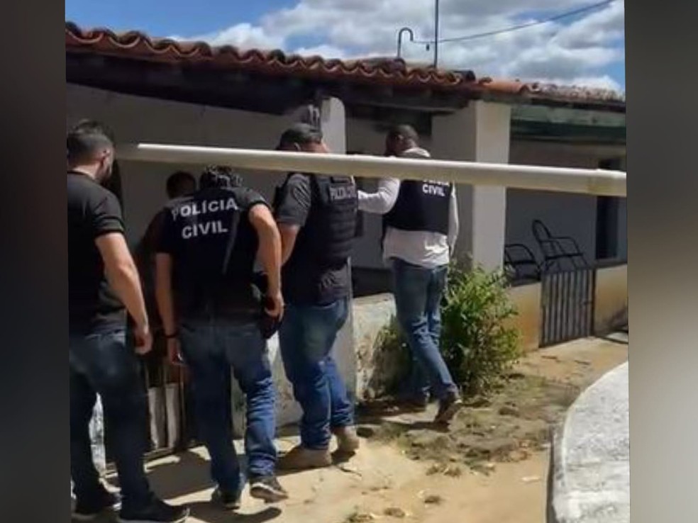 Suspeito de cárcere contra a ex e o filho de 1 ano foi preso em uma residência na zona rural de Santa Quitéria. — Foto: Reprodução