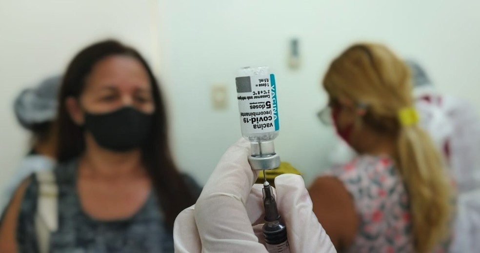 Vacina contra a Covid-19 atende público acima dos 23 anos nesta terça (20) — Foto: Cassius Afonso/Rede Amazônica 