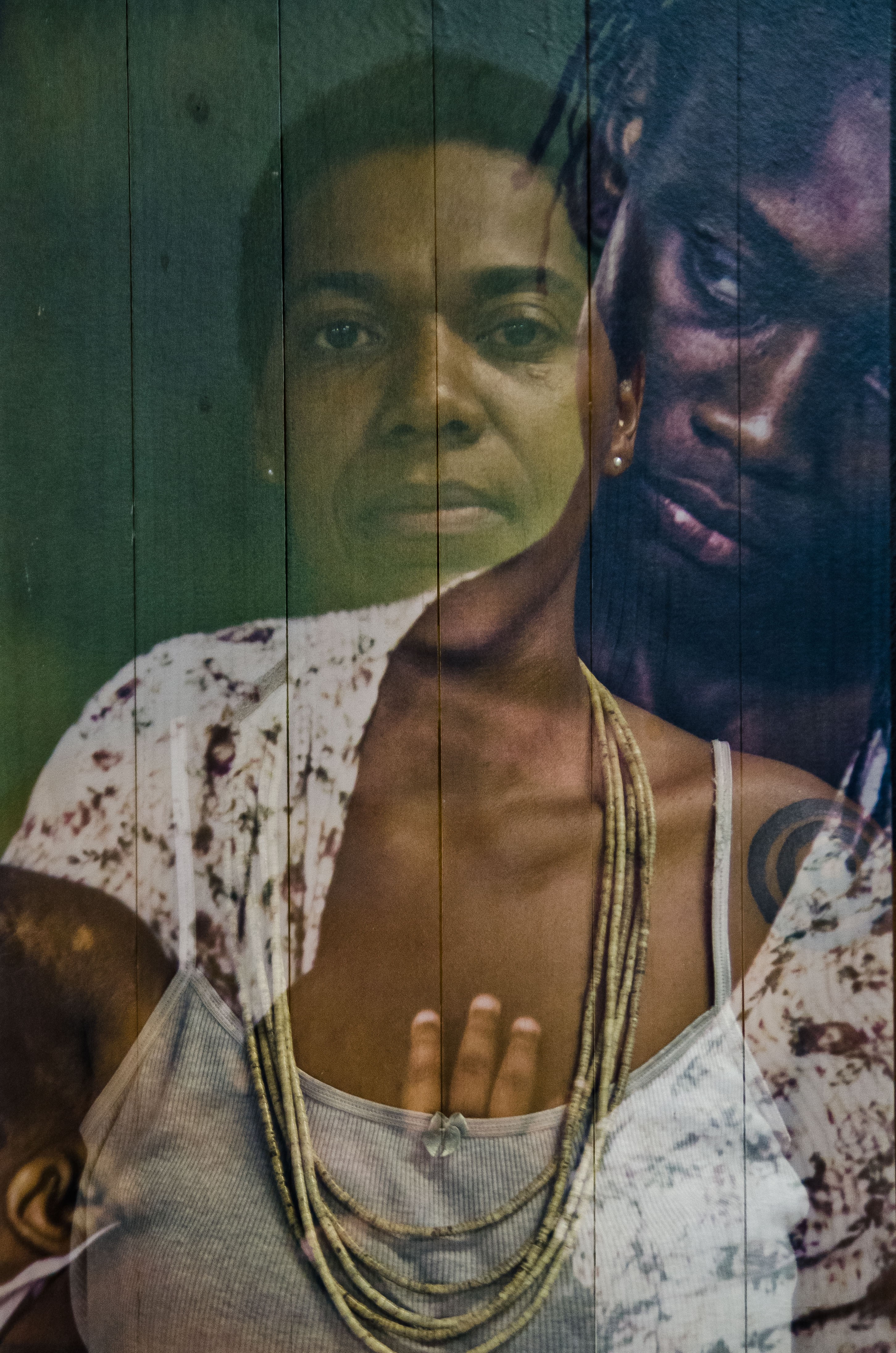 Imagem da fotógrafa Marcela Bonfim transposta em sua obra Madona Negra, de 2015 (Foto: Divulgação/ Marcela Bonfim)