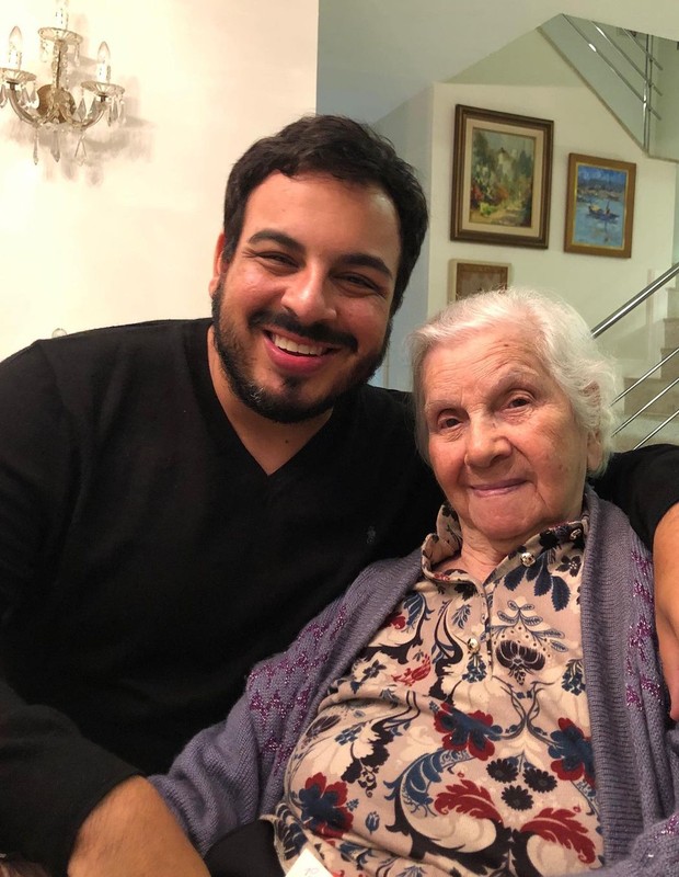 Luis Lobianco com a avó (Foto: Reprodução/Instagram)