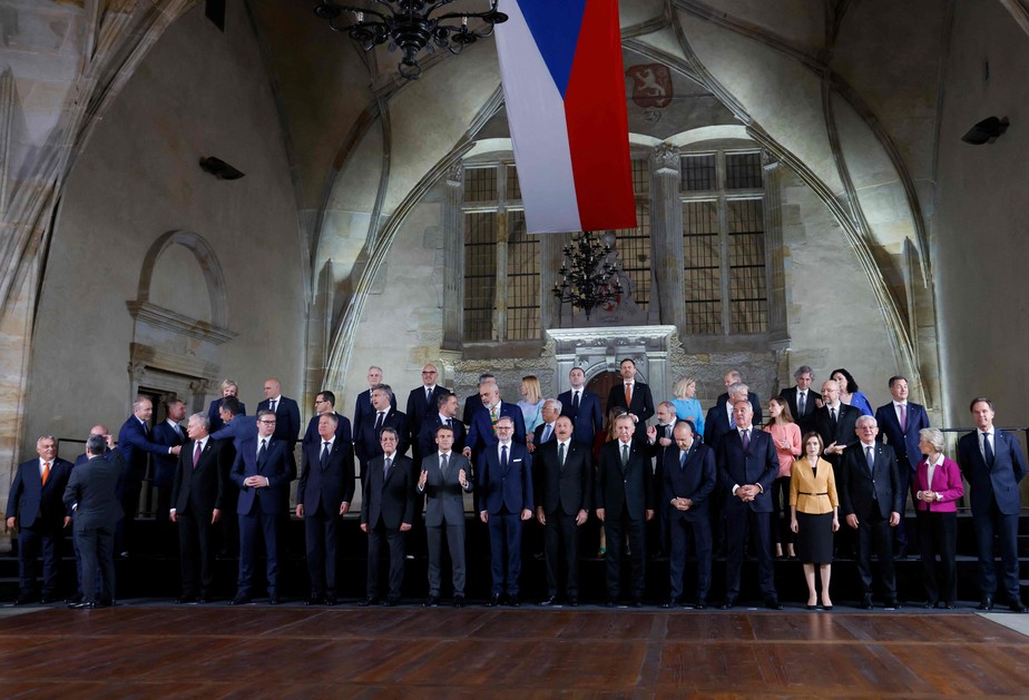 Líderes de Ucrânia, Turquia e Reino Unido se juntaram aos da UE na cúpula da Comunidade Política Europeia em Praga
