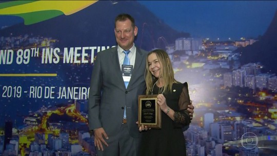 Neurocientista Lúcia Braga recebe ganha prêmio internacional