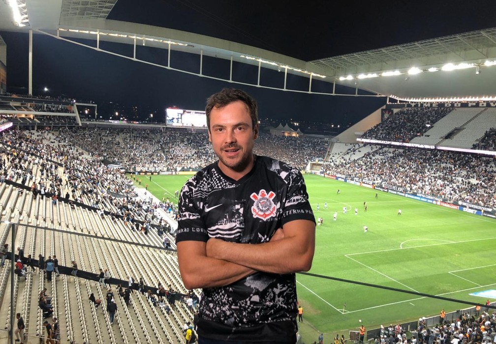 Chiclete De A Dona Do Pedaco Vive Dia De Torcedor Em Itaquera Nao Sei O Que E A Vida Sem O Corinthians Corinthians Ge