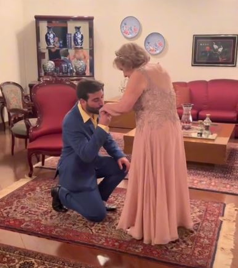 Maria e o neto Eduardo — Foto: Reprodução/TikTok