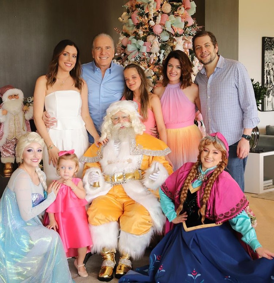 Roberto Justus posa com os cinco filhos em Natal antecipado: 'Maior  patrimônio' | Celebridades | Marie Claire