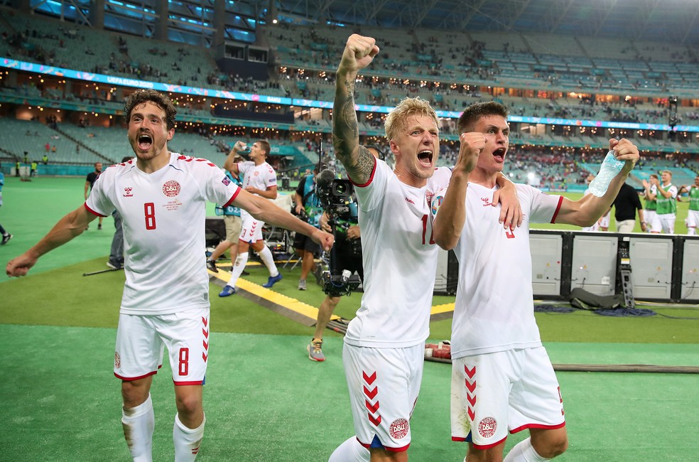 Jogadores da Dinamarca comemoram classificação para as semifinais da Eurocopa-2020 — Foto: Reuters