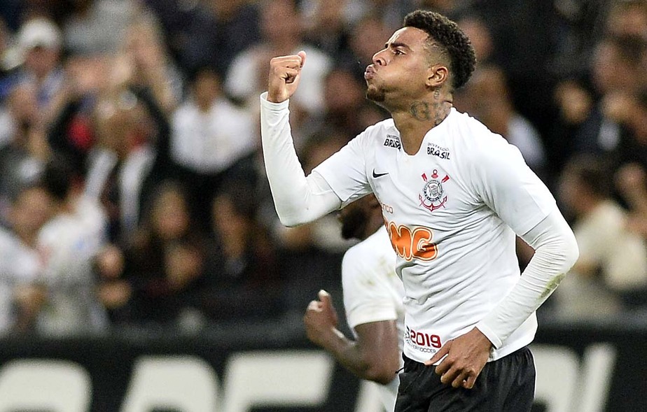 Por que o Corinthians sofre tanto para criar e depende de Gustagol?