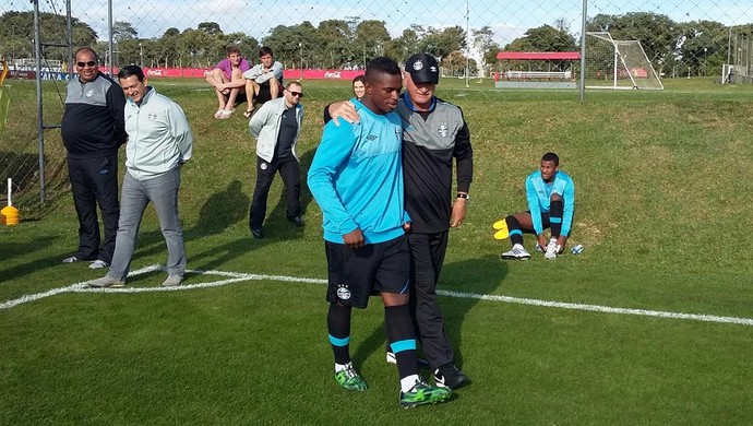 Grêmio faz treino fechado no PR com volta de Mamute e presença de Luan