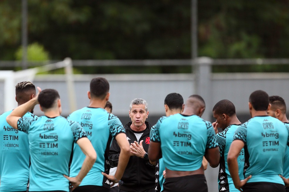 Jorginho re�ne grupo do Vasco em treino nesta quinta-feira � Foto: Daniel Ramalho/Vasco