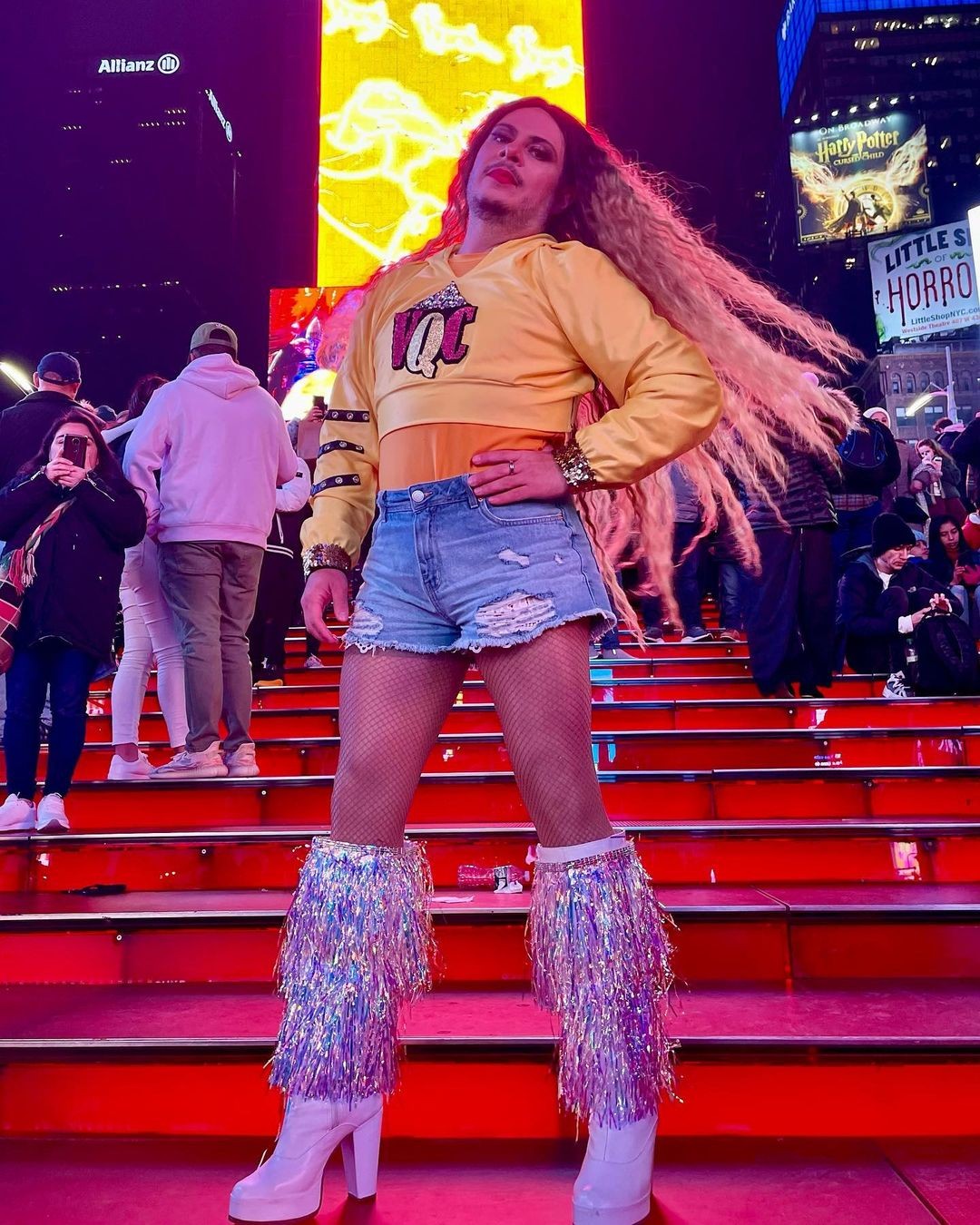 Marcus Majella aparece vestido de Beyoncé na Times Square (Foto: Reprodução / Instagram)