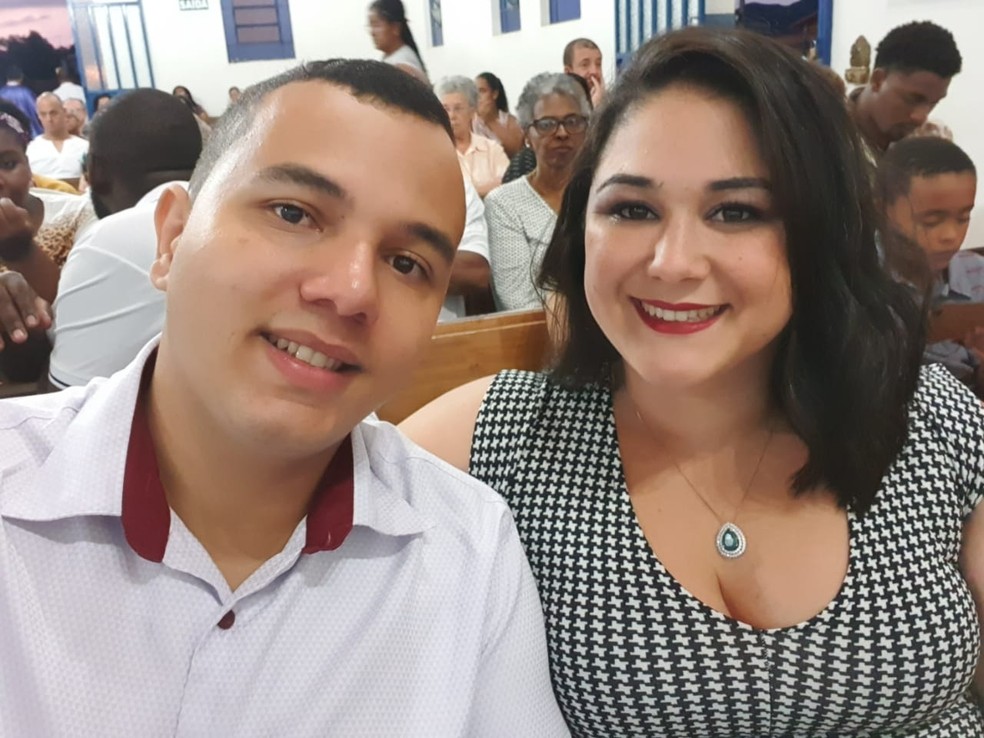 Paulo e Isadora sa&iacute;ram de Brumadinho e mudaram para Betim, de onde foram obrigados a sair na madrugada desta quarta-feira (18) &mdash; Foto: Arquivo pessoal