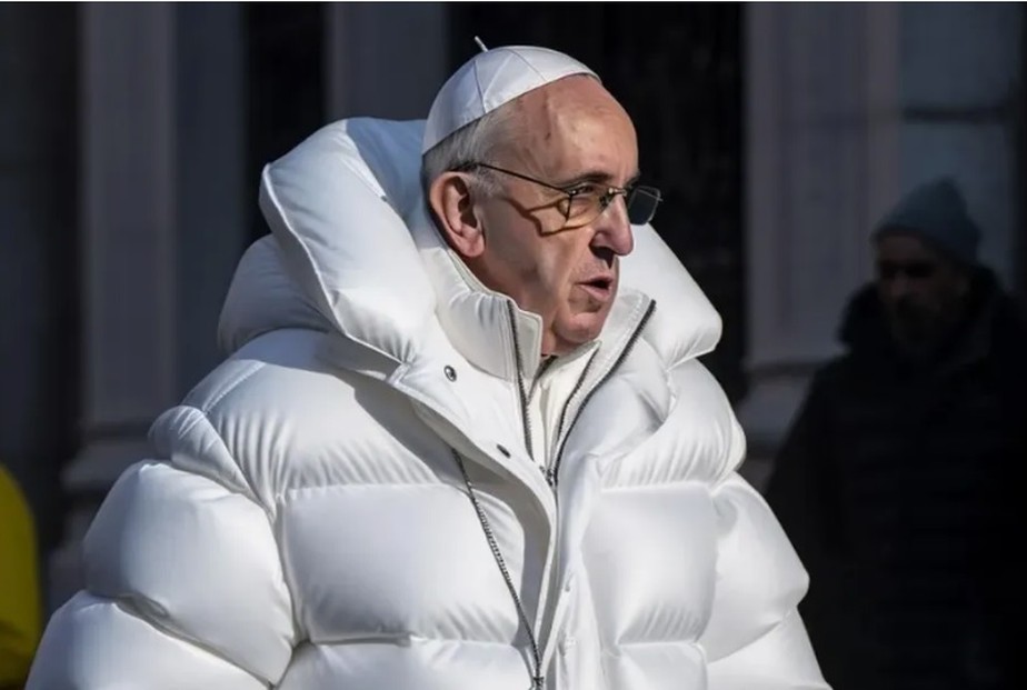 A imagem de Papa Francisco vestindo jaqueta puffer branca foi gerada por inteligência artificial