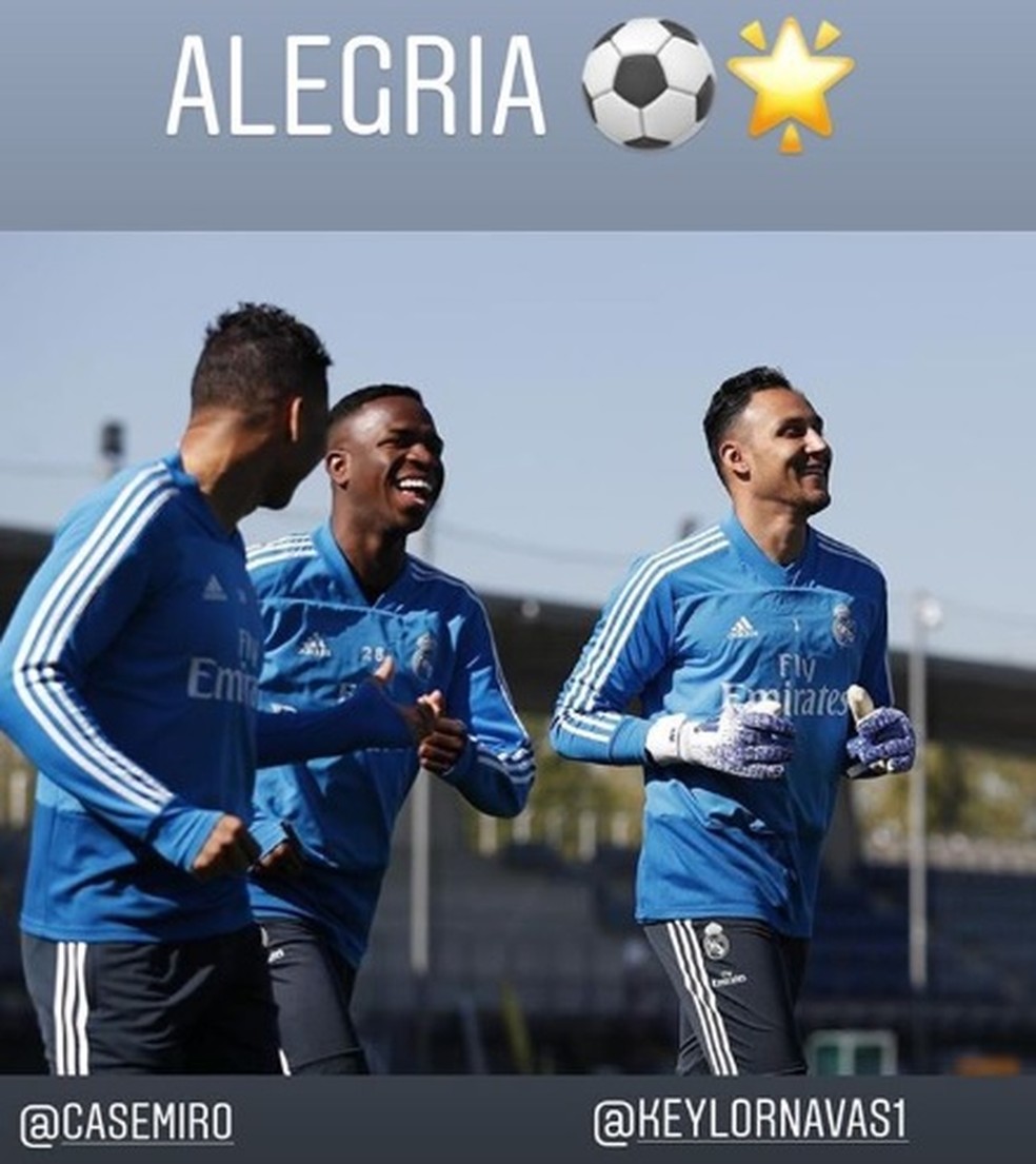 Vinicius Junior corre entre Casemiro e Navas no treino do Real Madrid nesta sexta-feira — Foto: Reprodução de Instagram