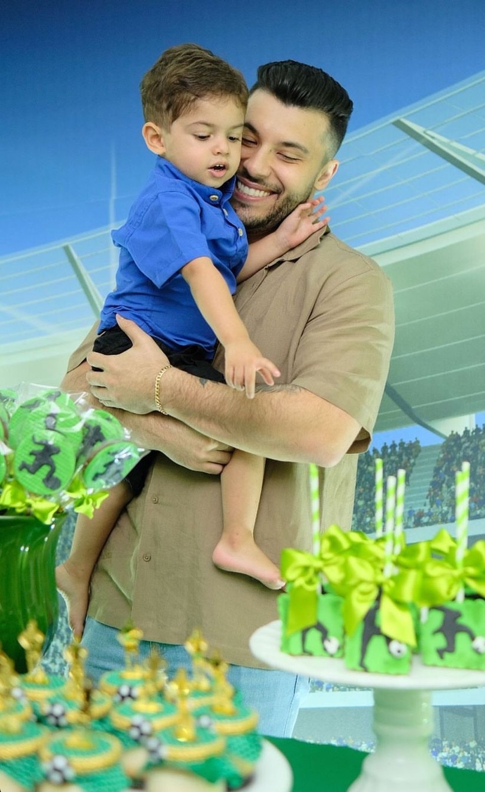 Leo com o pai, Murilo Huff — Foto: Reprodução/ Instagram