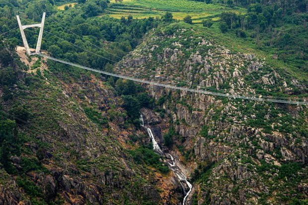 Portugal inaugura a maior ponte suspensa para pedestres do mundo (Foto: Divulgação)