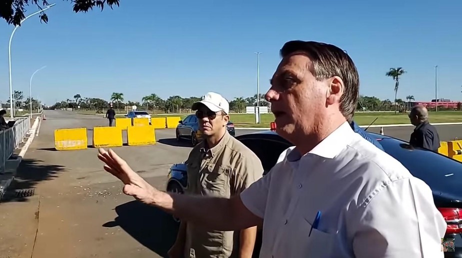 Em dia de depoimento, Bolsonaro chama Moro de Judas | Política ...