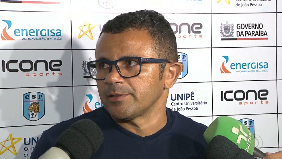 Josivaldo Alves definiu n�o investir numa comiss�o t�cnica maior e assumiu o cargo de t�cnico no Paraibano � Foto: Reprodu��o / TV Cabo Branco