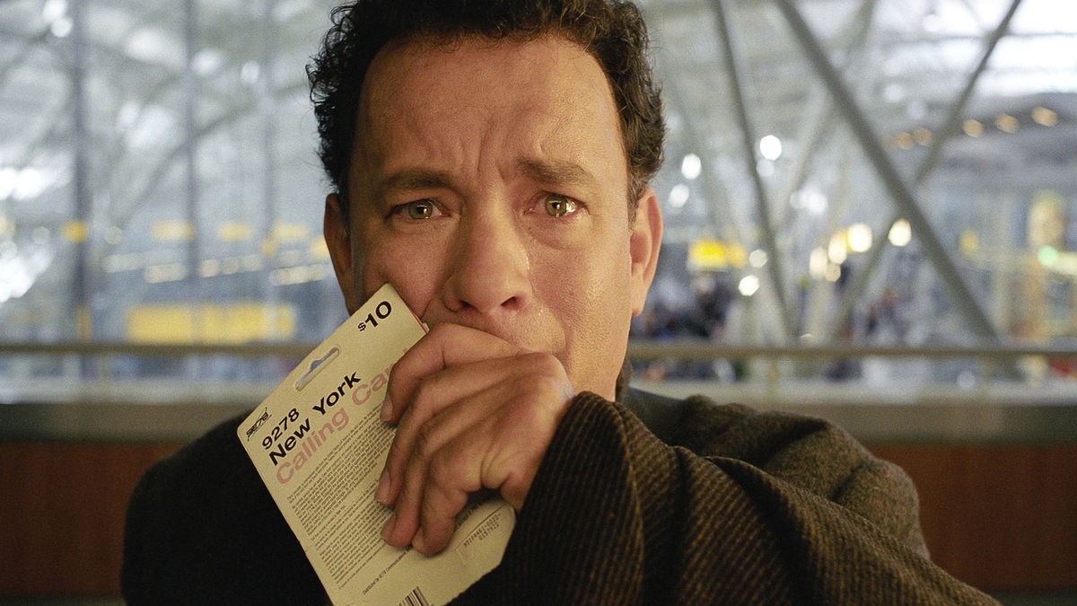 Tom Hanks em cena de O Terminal (Foto: divulgação)