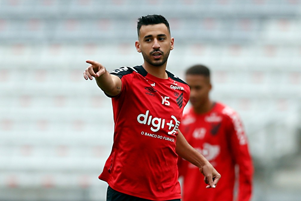 Camacho em ação pelo Athletico — Foto: Albari Rosa/Gazeta do Povo