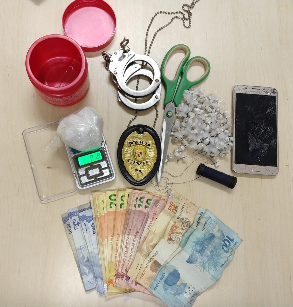 Material apreendido com Inglesi Costa foi levado para a delegacia de PolÃ­cia Civil â€” Foto: PolÃ­cia Ciil/DivulgaÃ§Ã£o