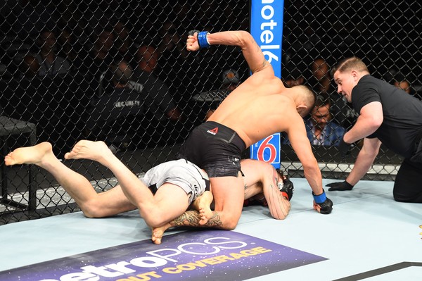 Brasil iguala recorde histórico no UFC após título de Charles Do Bronx