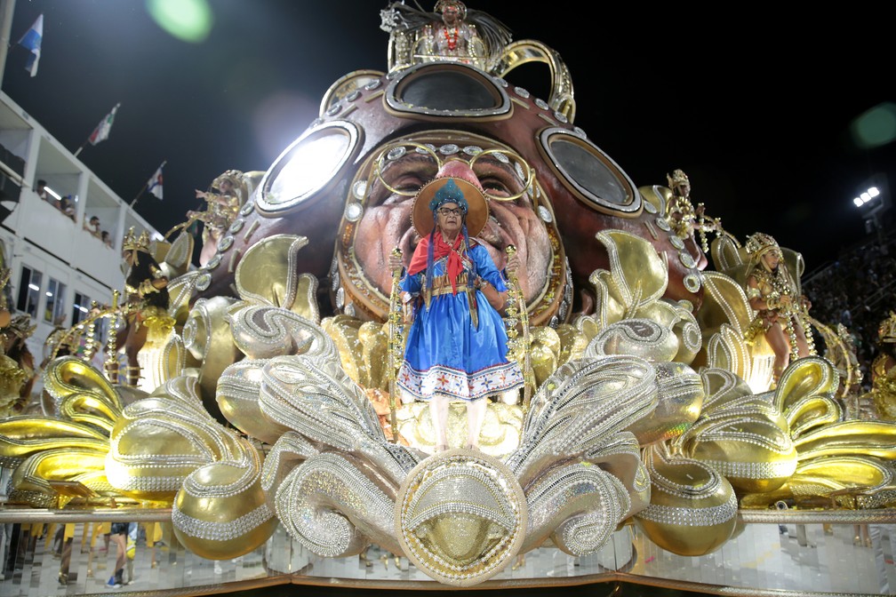 Expedita Ferreira, única filha de Lampião e Maria Bonita, desfila pela Imperatriz Leopoldinense — Foto: Stephanie Rodrigues/g1