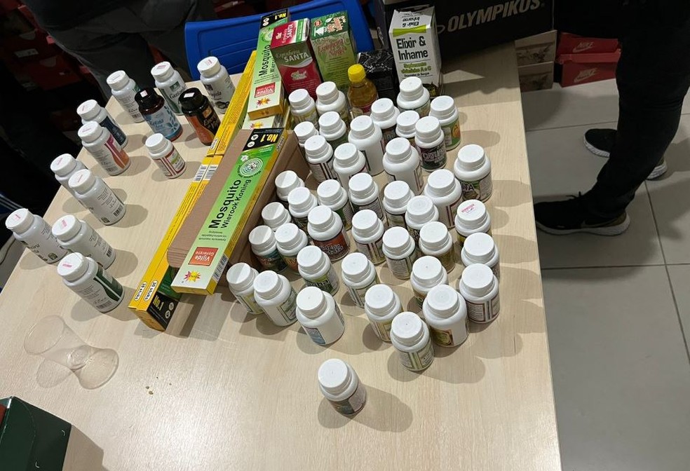 Medicamentos sem identificação foram apreendidos pela Polícia Civil na capital paraense  — Foto: Polícia Civil/Divulgação  