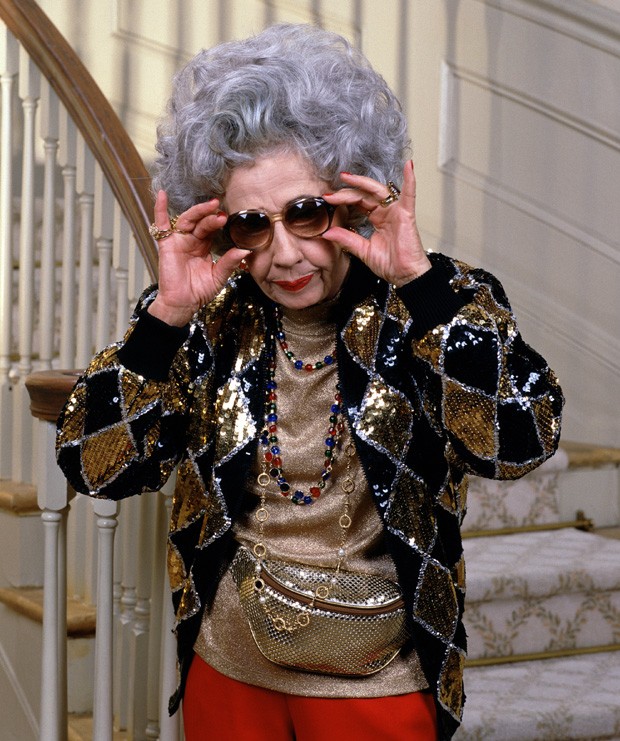 Ann Morgan Guilbert como Yetta em 'The Nanny' (1993-1999) (Foto: Reprodução)