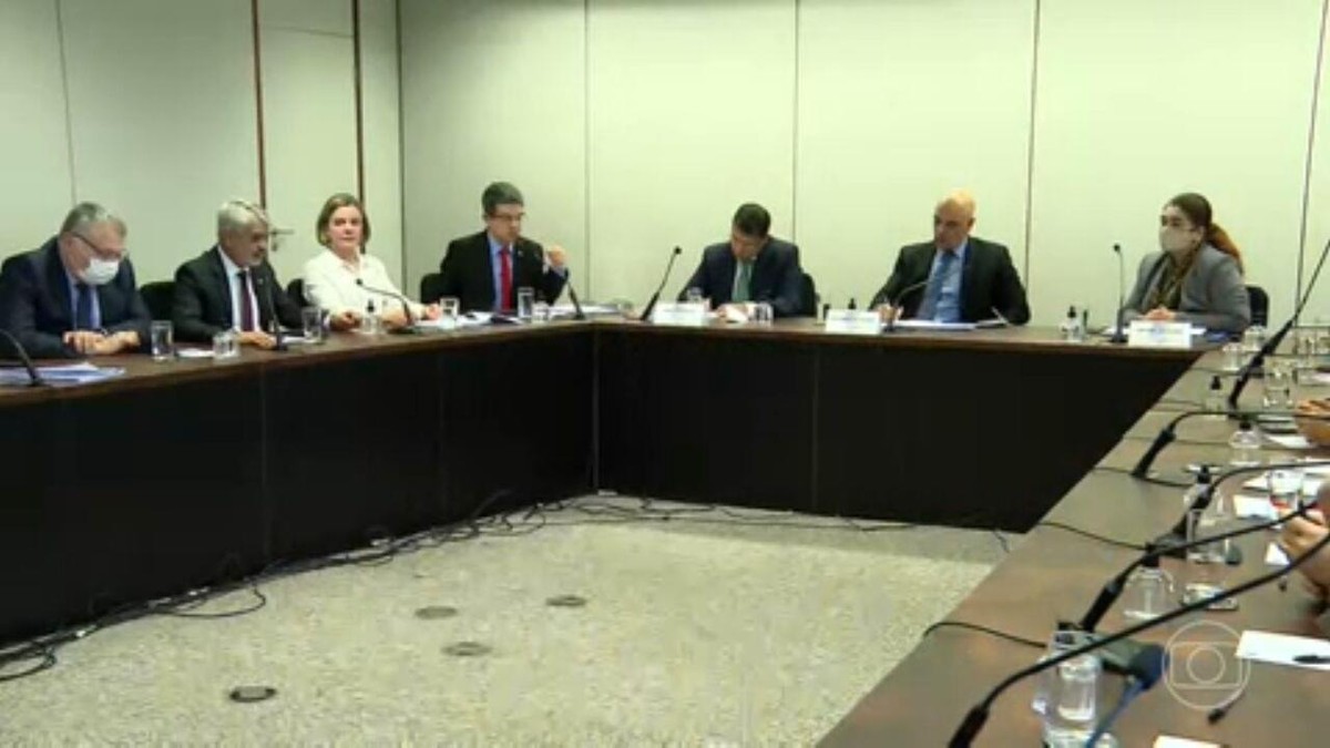 Além de Fachin, Fux também não irá a reunião de Bolsonaro com embaixadores sobre urnas