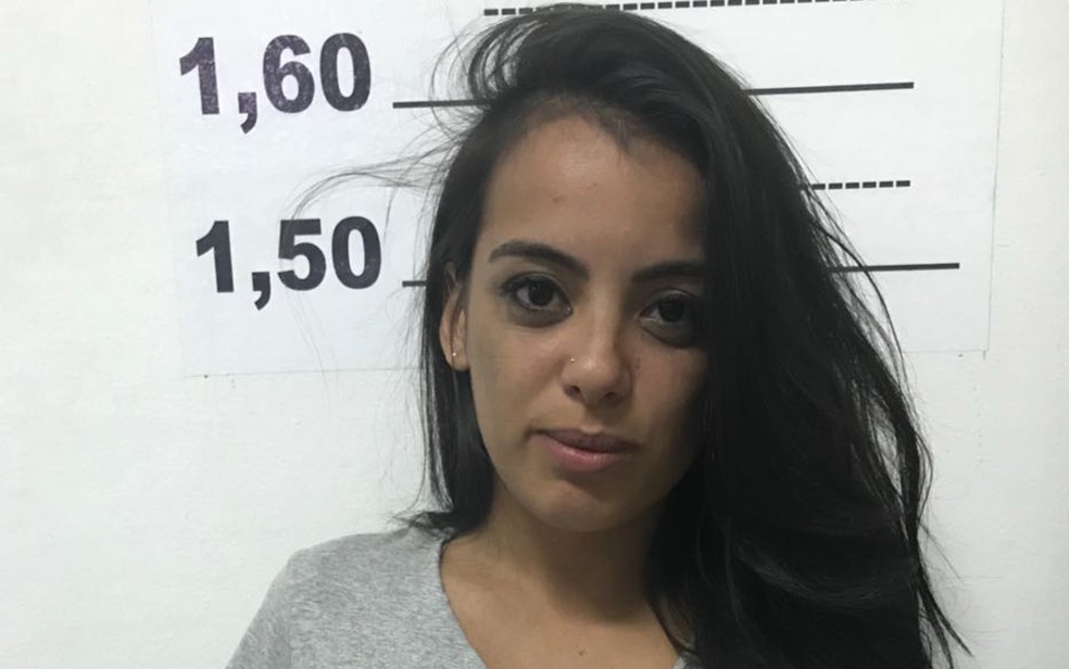 Jenifer da Silva Gomes foi presa por tráfico internacional de drogas (Foto: Divulgação/Polícia Civil)