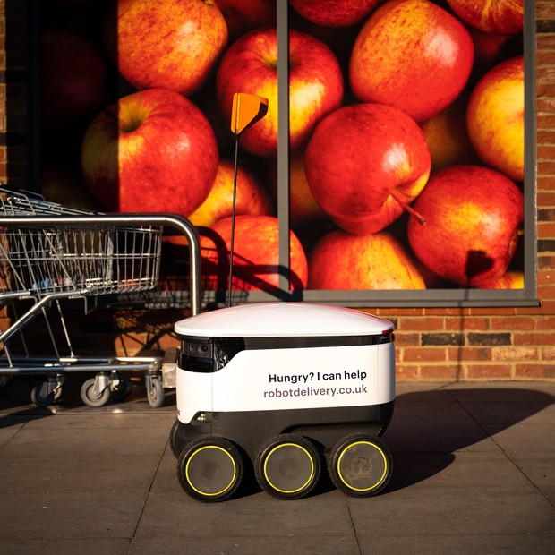 Robô da Starship a caminho do supermercado (Foto: Getty Images)