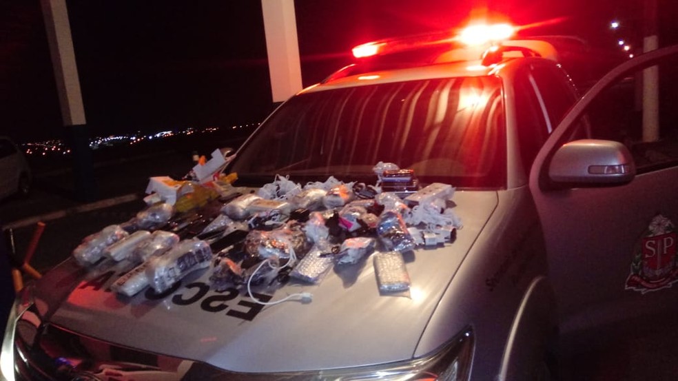 Celulares foram apreendidos em presídio de Campinas nesta terça — Foto: Divulgação/SAP