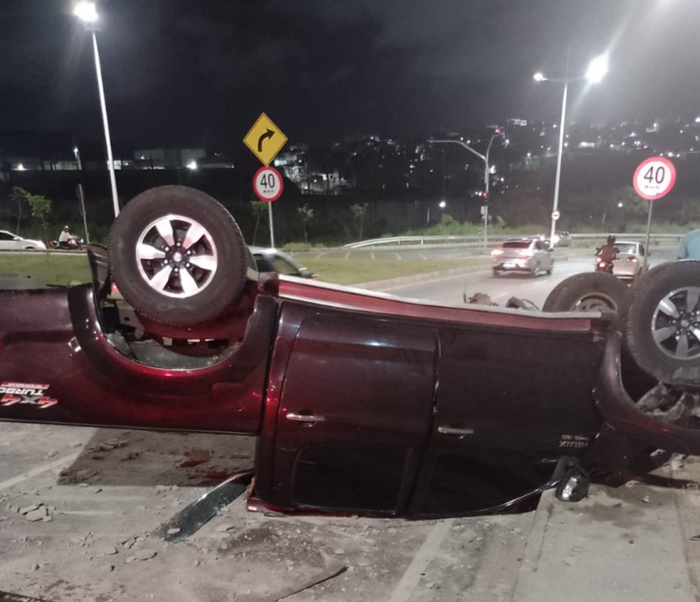 Acidente aconteceu na noite de sexta-feira (3), em Salvador — Foto: Redes sociais