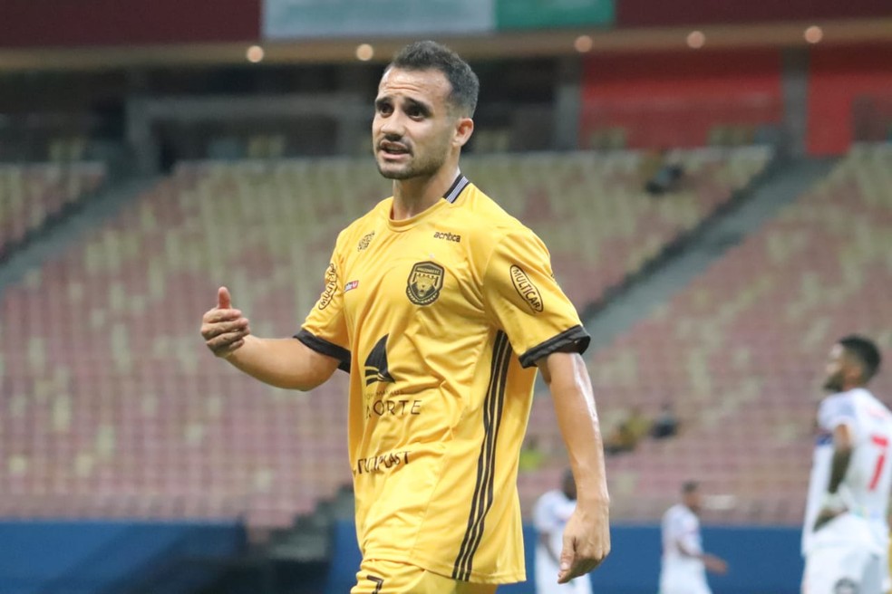 Maikon Leite pelo Amazonas FC em 2020 &mdash; Foto: Jo&atilde;o Normando